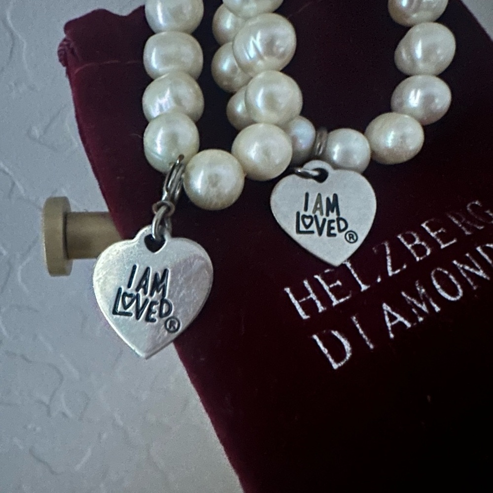 Helzberg Diamonds White Pearl Bracelet with Silver Heart Charm